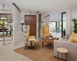 Coronado, Broadstone, Apartments